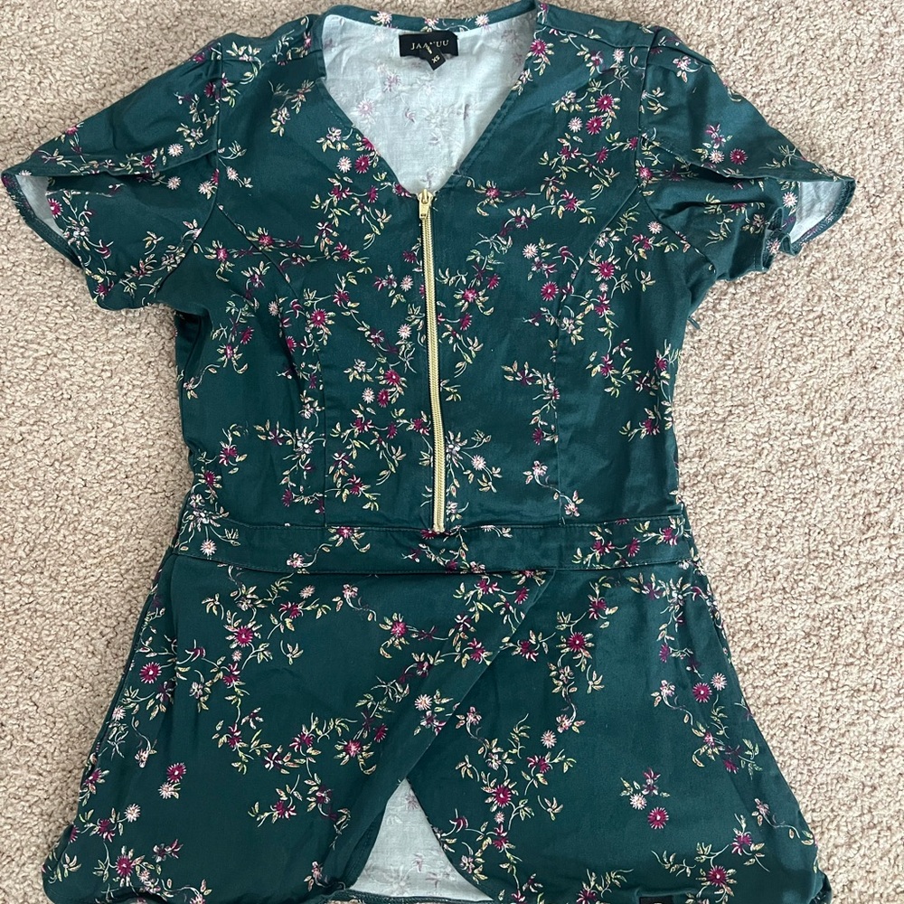 Jaanuu Teal Green Floral Zip-Front Scrub Top